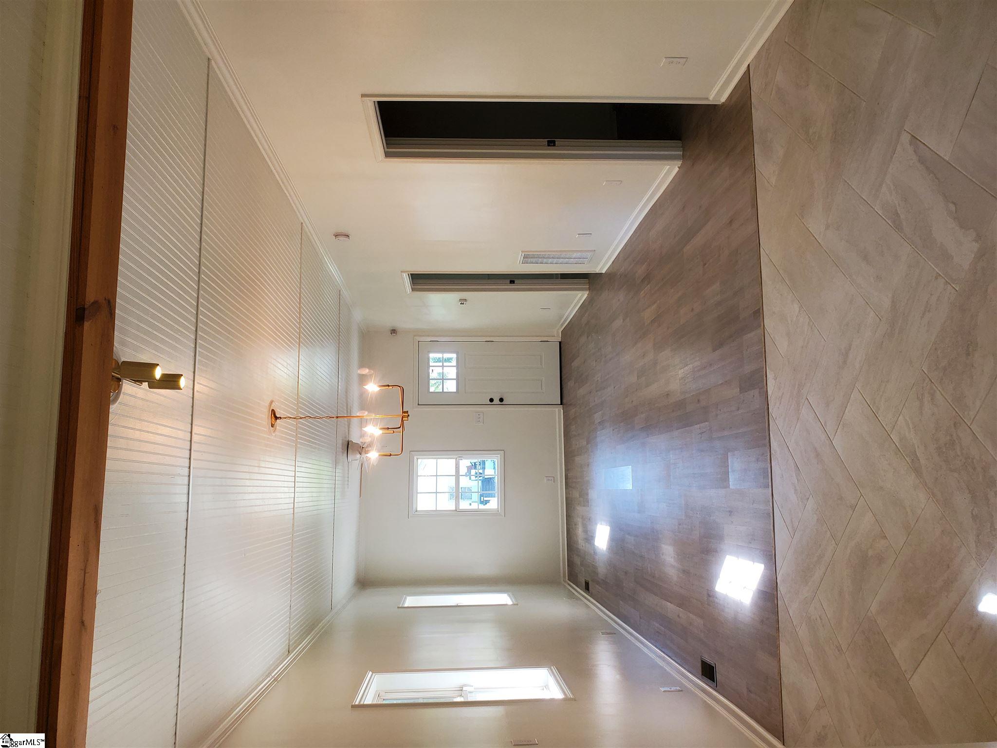 112 Perry Road Greenville, SC 29609 - Photo 4 of 16 Gallery Image 4
