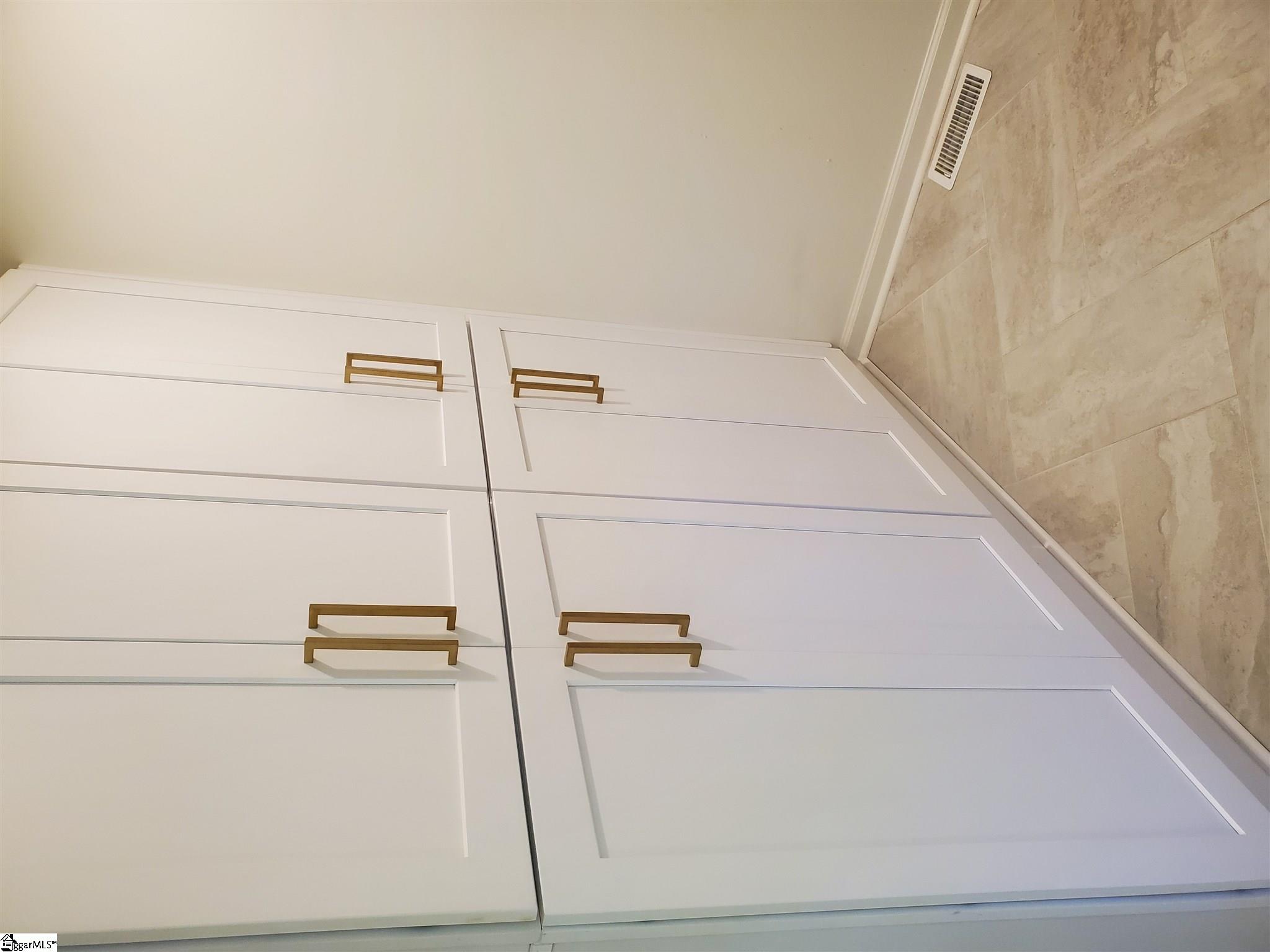 112 Perry Road Greenville, SC 29609 - Photo 5 of 16 Gallery Image 5