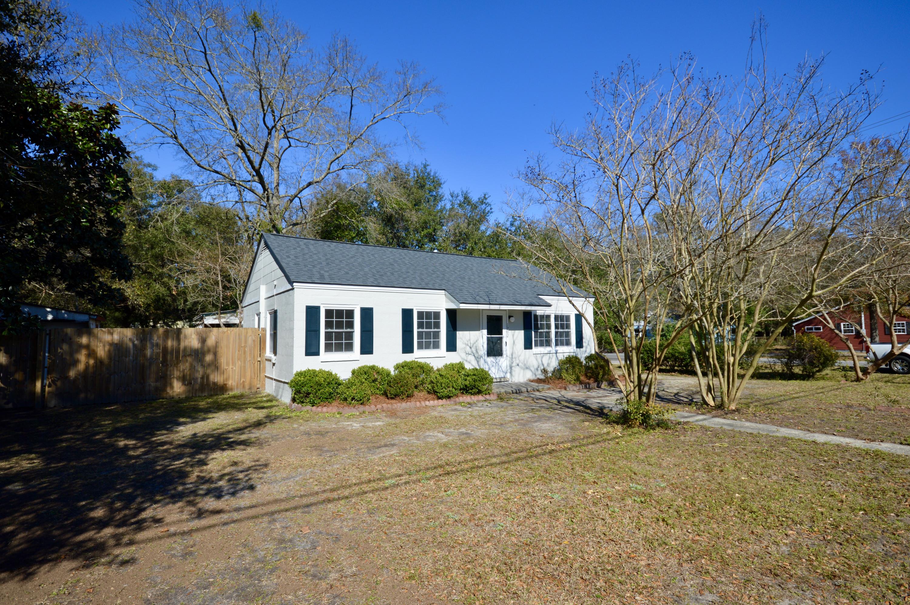 1202 Yeamans Hall Road Hanahan, SC 29410 - Photo 4 of 27 2BB942A0-CA4B-46C5-9A45-EE6B3486B1F1_1_2