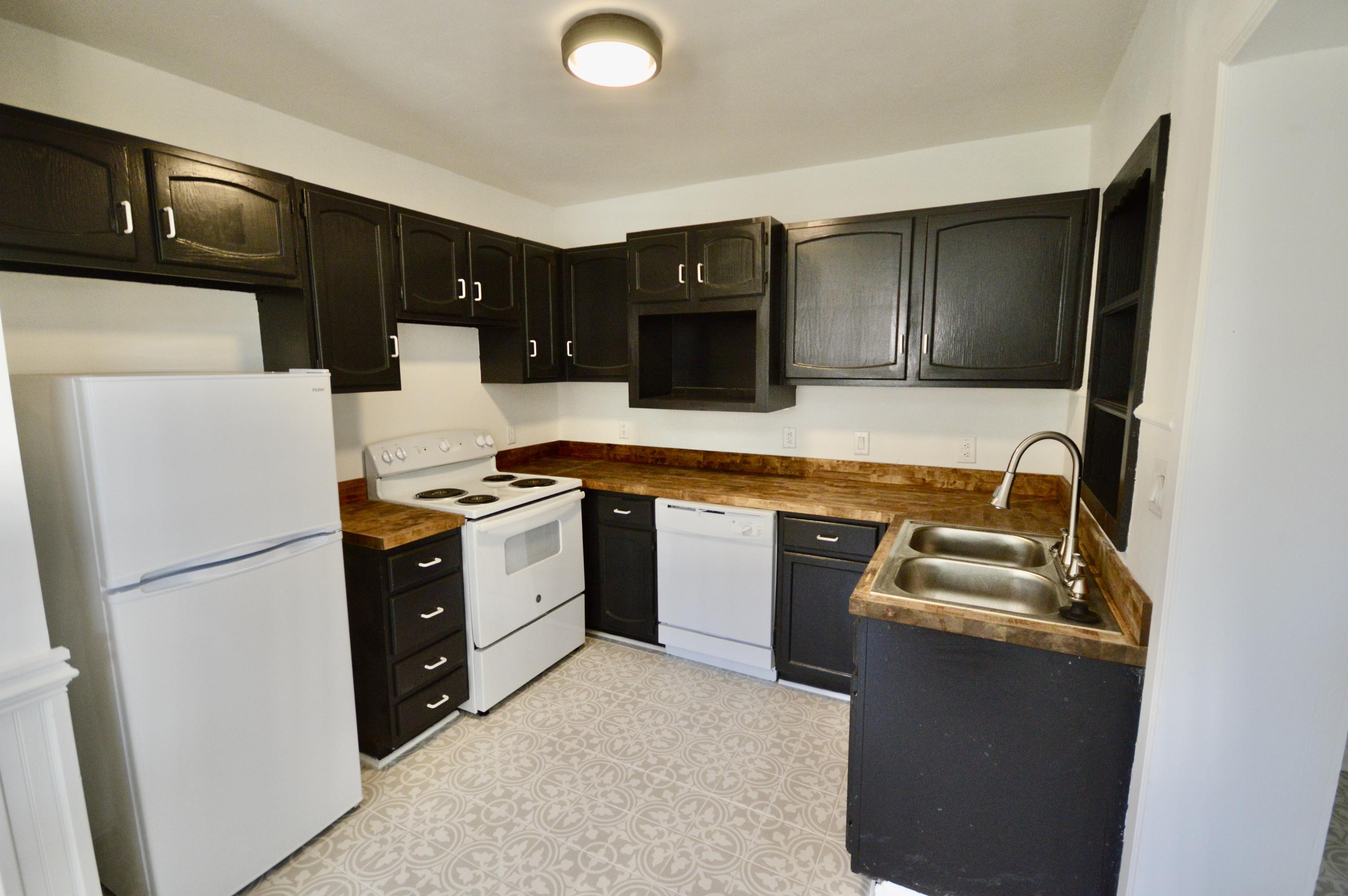 1202 Yeamans Hall Road Hanahan, SC 29410 - Photo 10 of 27 85121FF6-7916-4DE1-BBFA-4FC5CD3B44EE_1_2