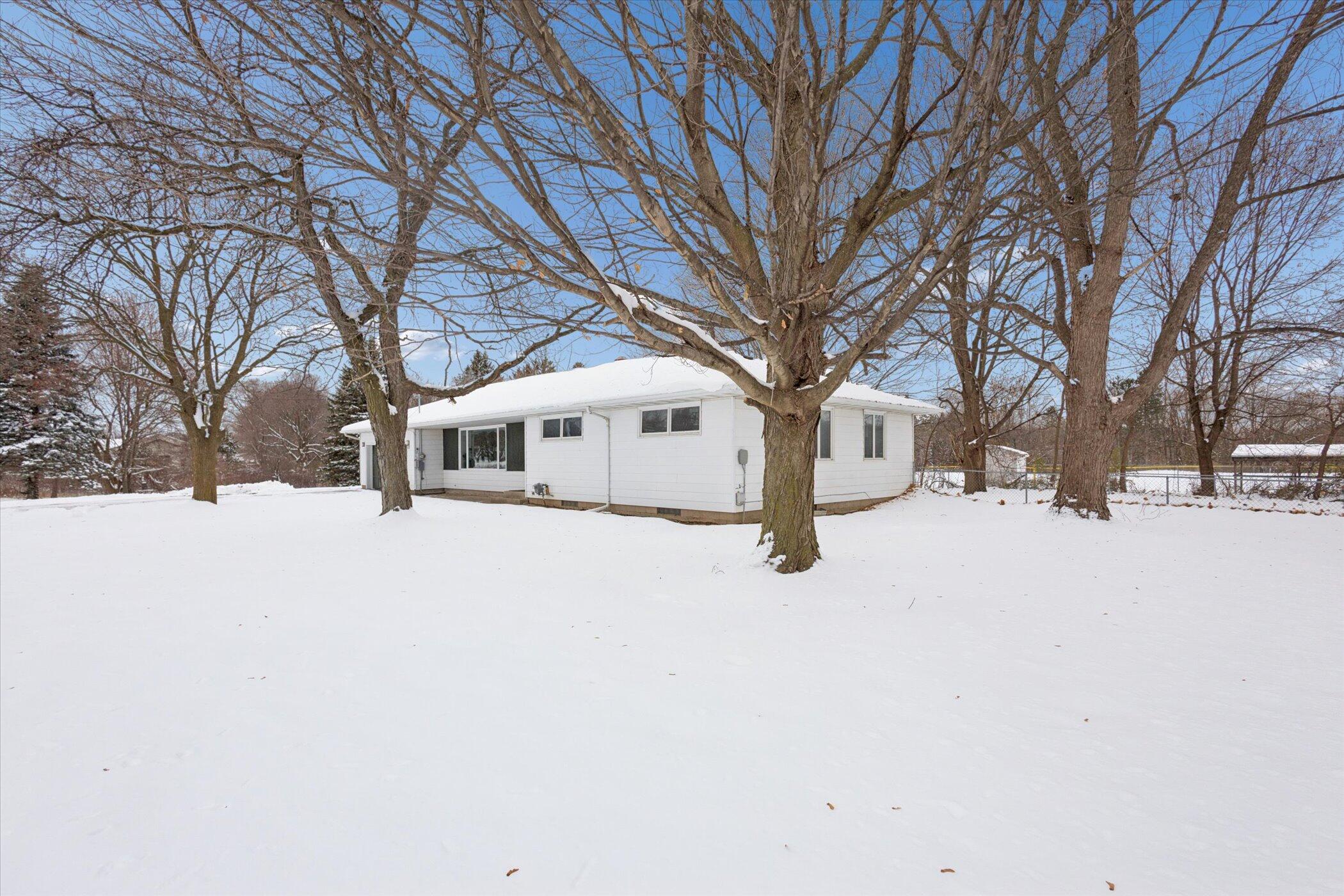630 North State Street Stanton, MI 48888 - Photo 4 of 42 04-630 N State St Stanton, MI 48888-Win
