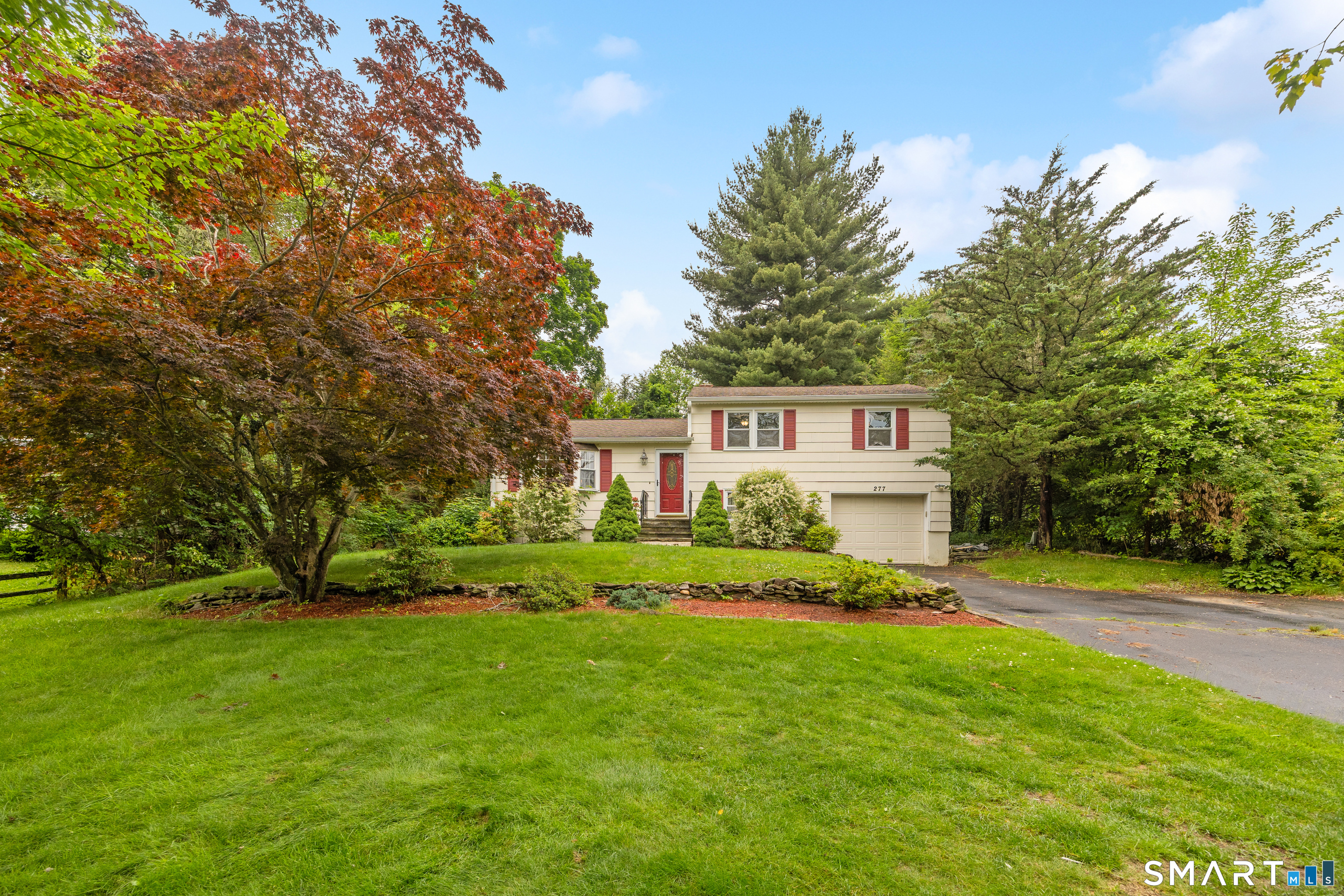 277 Tryon Street Middletown, CT 06457 - Photo 2 of 23