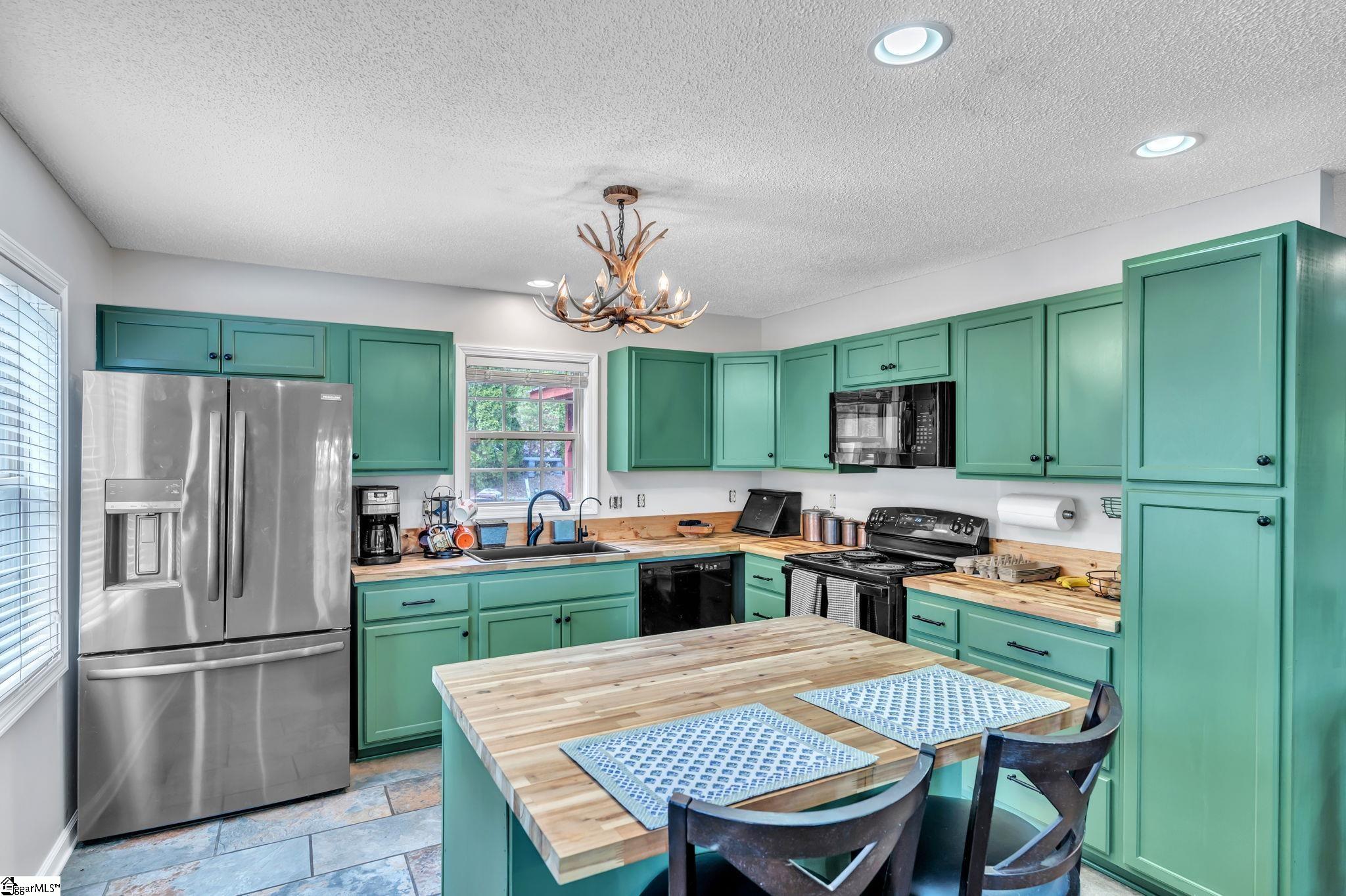 189 Caledonia Road Landrum, SC 29356 - Photo 13 of 42