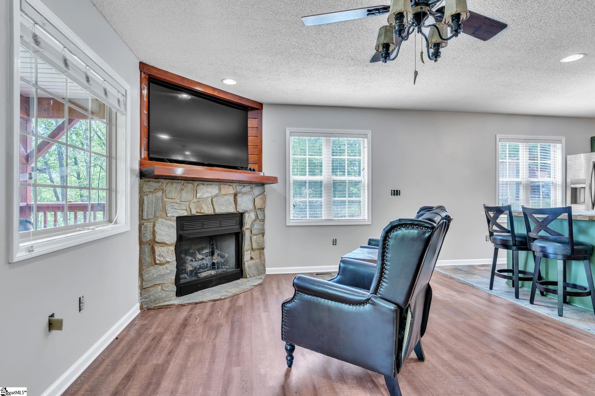 189 Caledonia Road Landrum, SC 29356 - Photo 16 of 42