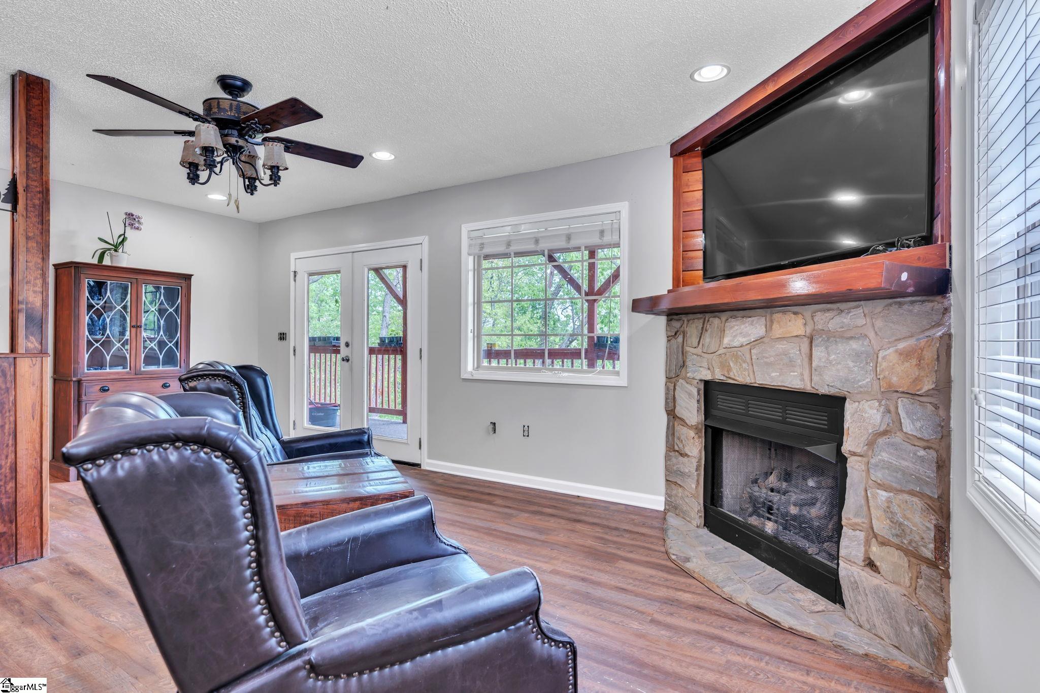 189 Caledonia Road Landrum, SC 29356 - Photo 17 of 42