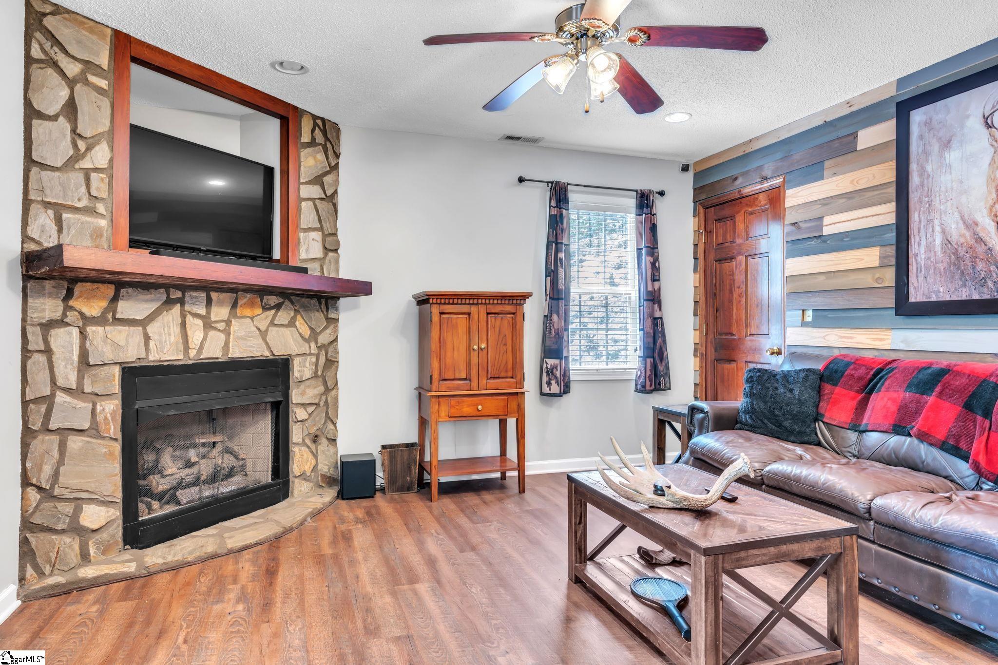 189 Caledonia Road Landrum, SC 29356 - Photo 8 of 42