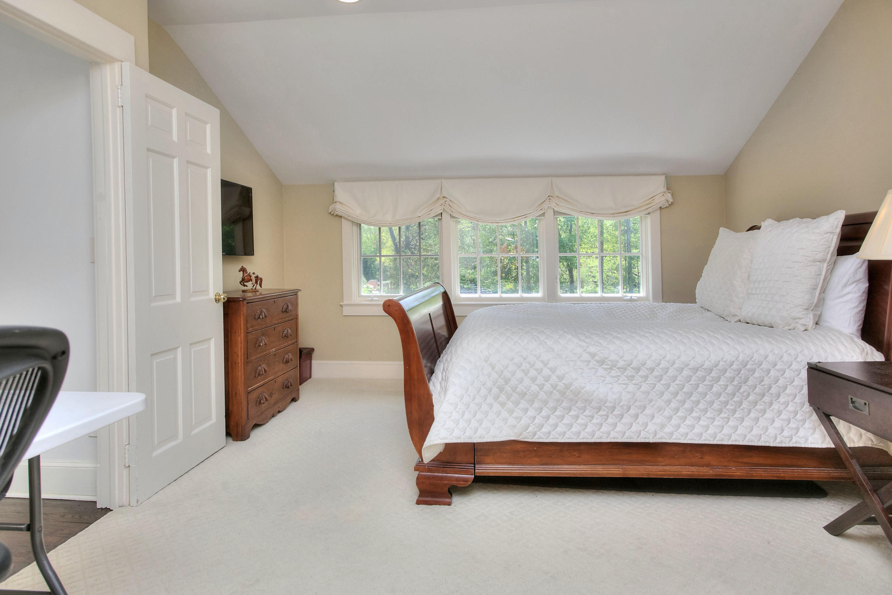 166 West Road New Canaan, CT 06840 - Photo 31 of 52 Guest Room
