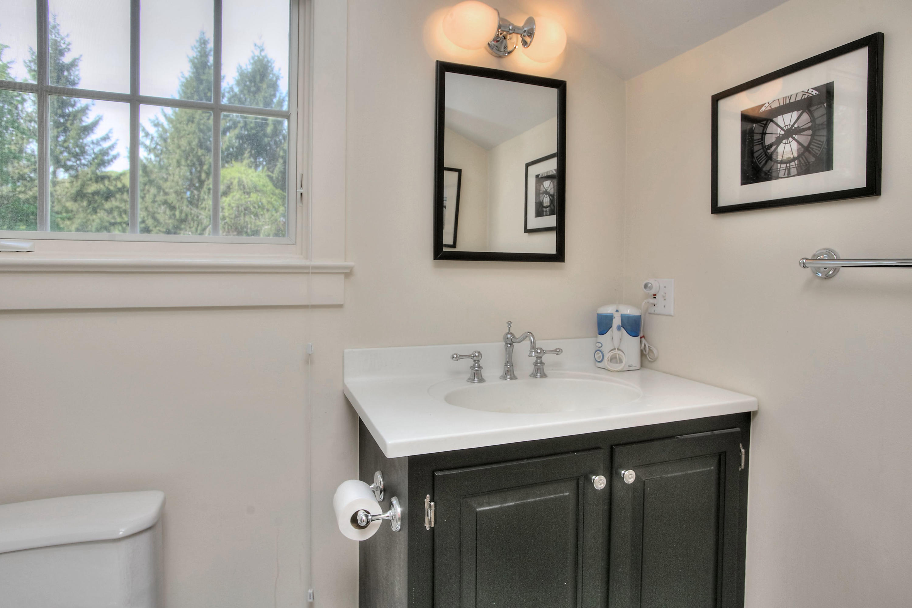 166 West Road New Canaan, CT 06840 - Photo 32 of 52 Guest Bath