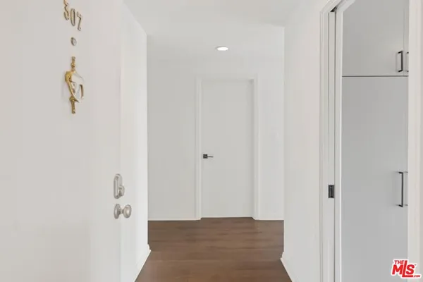 $8,000 | 511 San Vicente Boulevard, Unit 307, Santa Monica, CA 90402