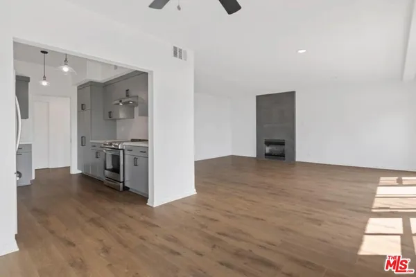 $8,000 | 511 San Vicente Boulevard, Unit 307, Santa Monica, CA 90402