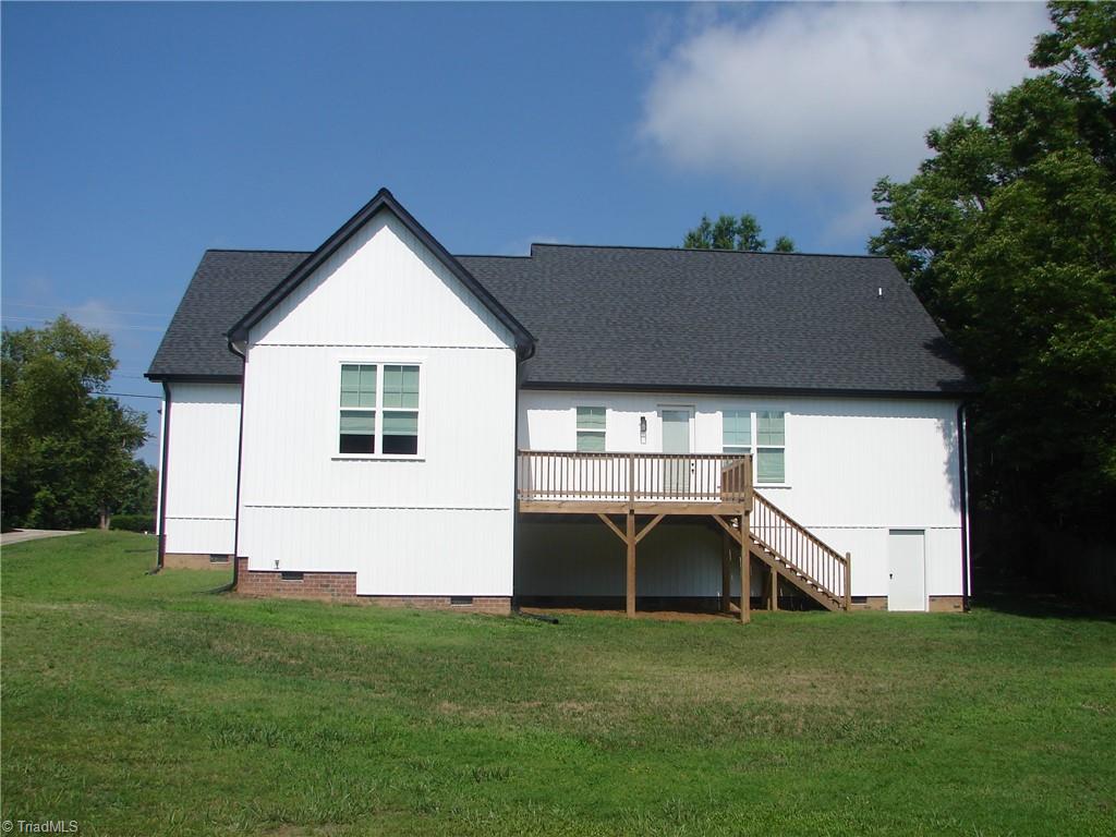 4034 Waterview Road High Point, NC 27265 - Photo 30 of 31 Tall crawlspace