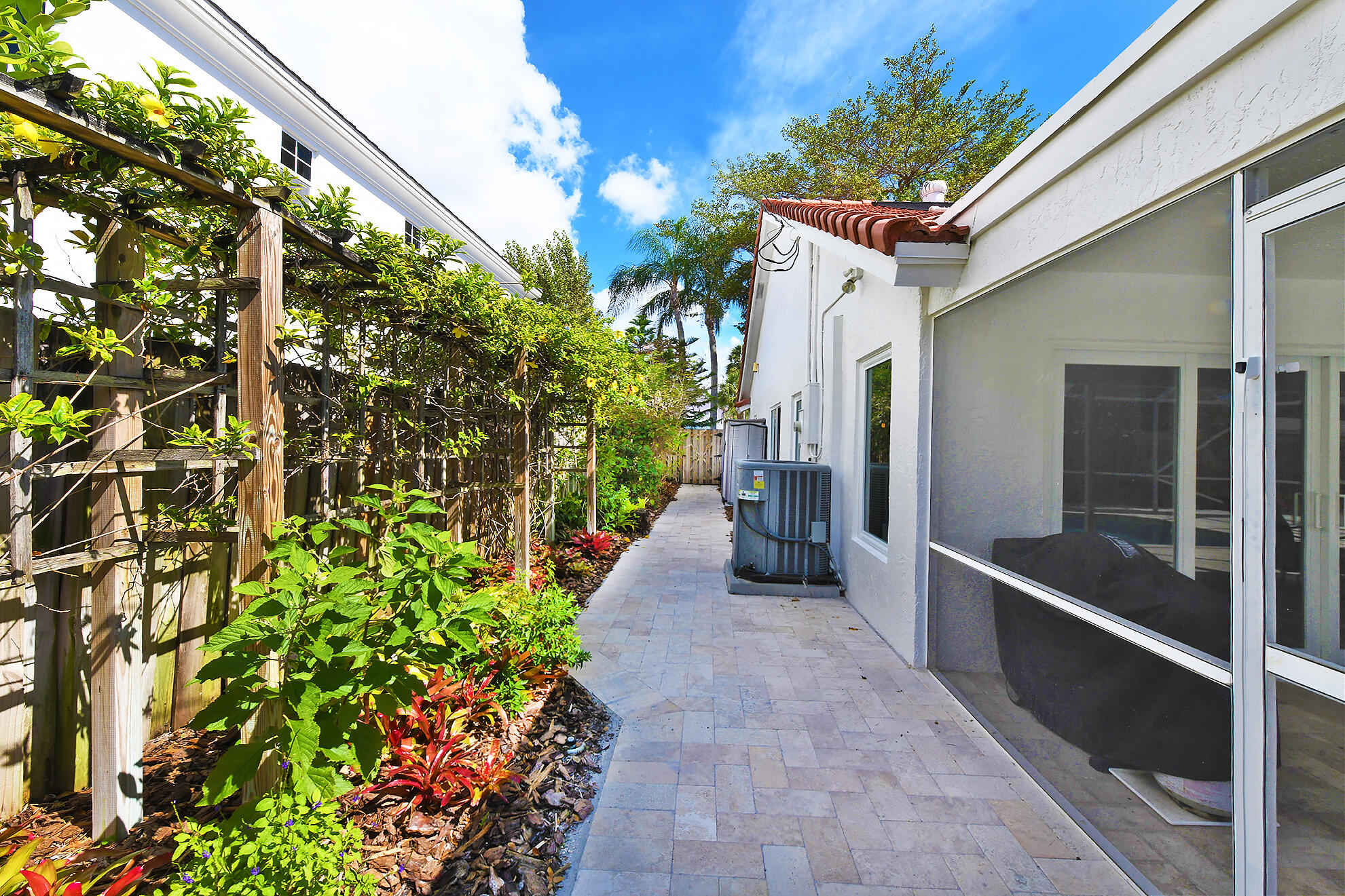 1398 Southwest 3rd Street Boca Raton, FL 33486 - Photo 29 of 29 Yard Westside