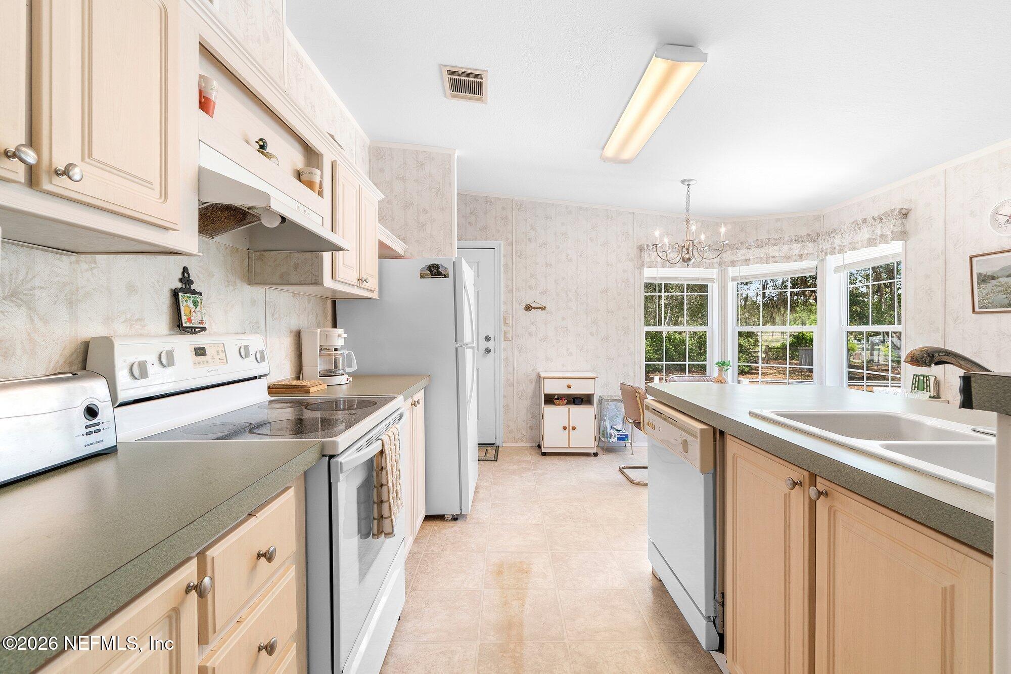 100 Mcgrady Lake Road Crescent City, FL 32112 - Photo 12 of 59 Kitchen