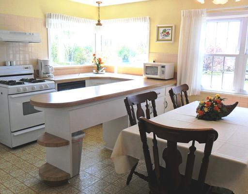 512 Burtner Road Natrona Heights, PA 15065 - Photo 5 of 18 Kitchen.