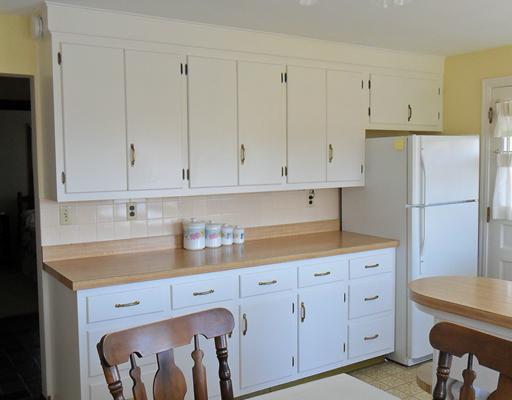 512 Burtner Road Natrona Heights, PA 15065 - Photo 8 of 18 Kitchen.
