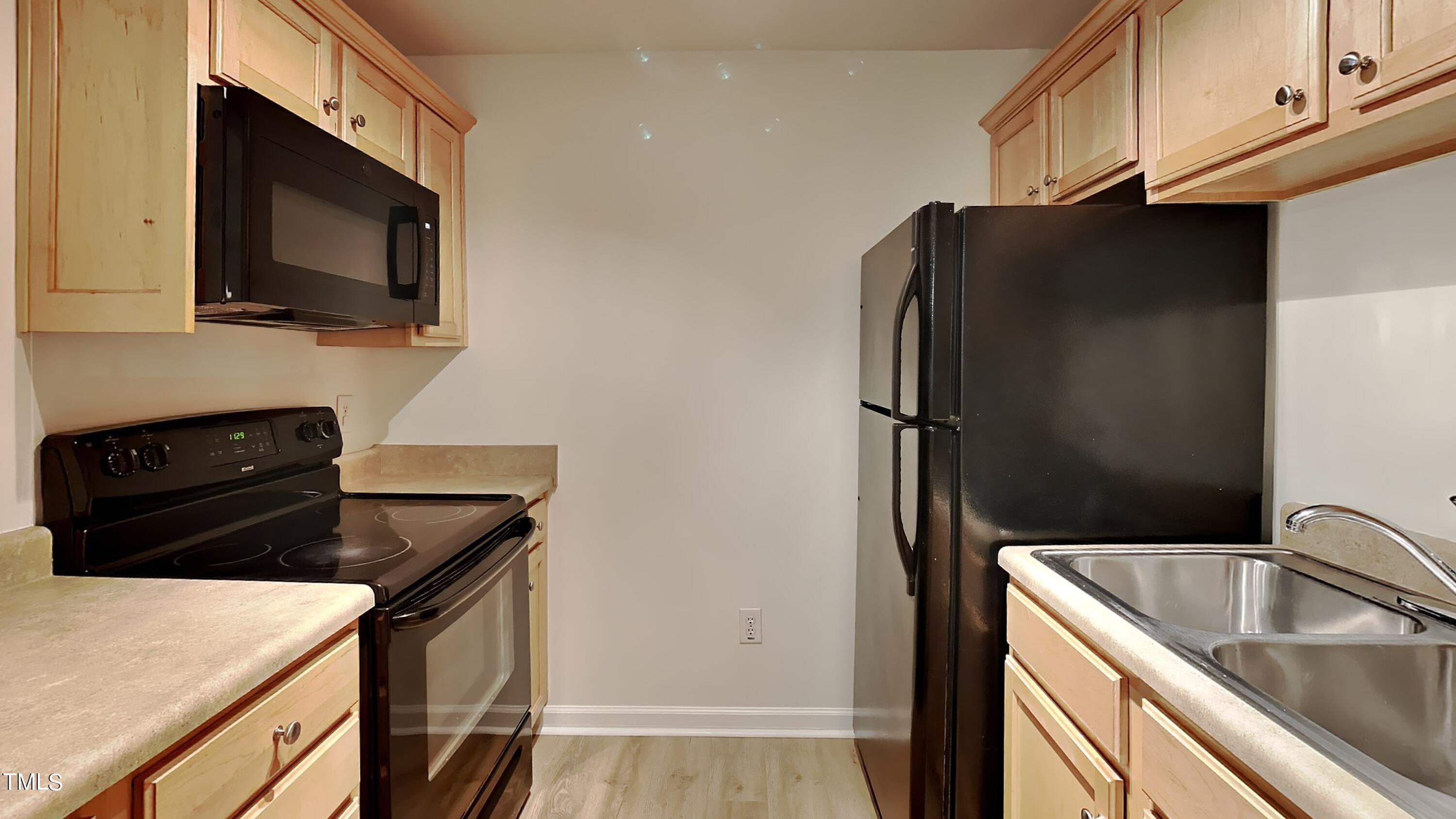 2300 Myron Drive, Unit 3 Raleigh, NC 27607 - Photo 6 of 12 6_Image_Q23J4LtzPm