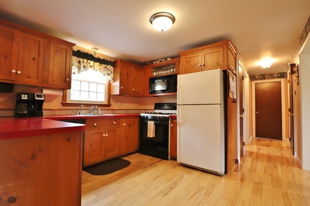 61 Brookside Road Westford, MA 01886 - Photo 5 of 32 Gallery Image 5