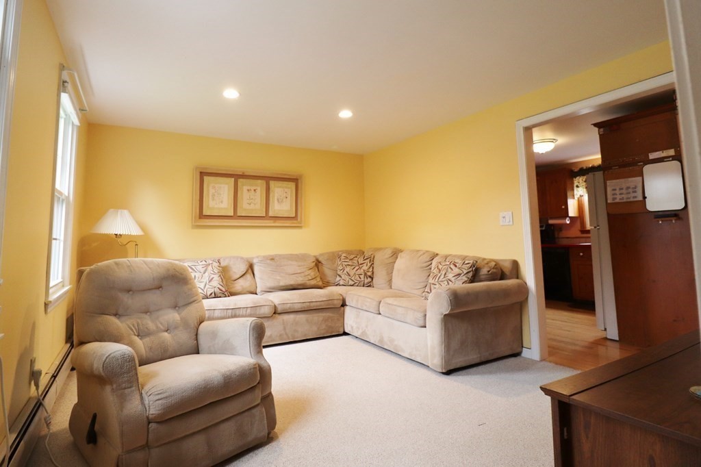 61 Brookside Road Westford, MA 01886 - Photo 8 of 32 Gallery Image 8