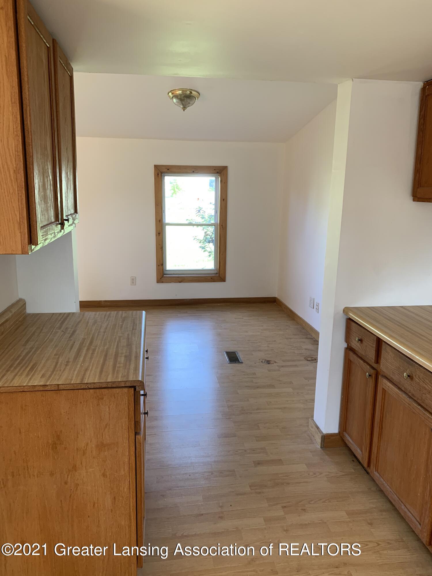 5761 West Columbia Road Mason, MI 48854 - Photo 21 of 26 17