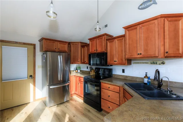 $595,000 | 101 Moss Hollow Lane, Camdenton, MO 65020