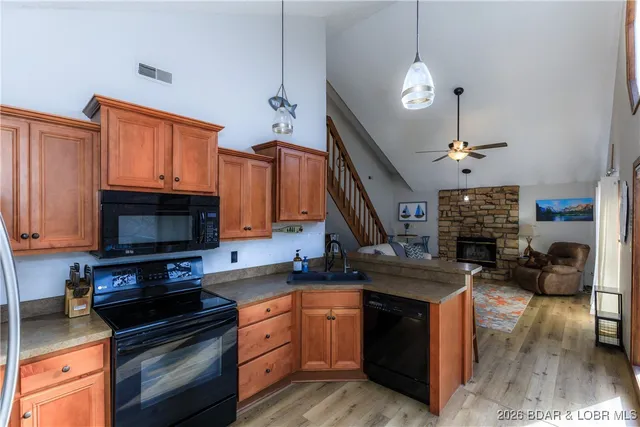 $595,000 | 101 Moss Hollow Lane, Camdenton, MO 65020