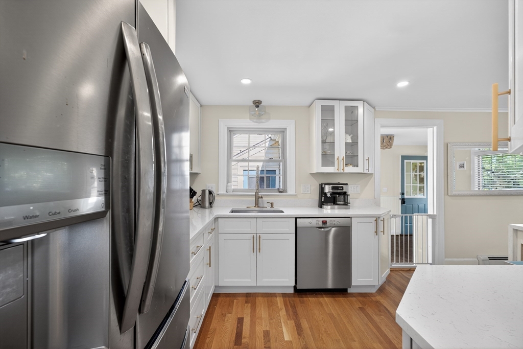 9 Milton Road Barrington, RI 02806 - Photo 10 of 42