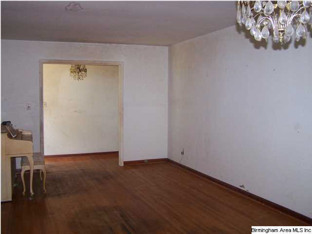 1060 Vinesville Road Birmingham, AL 35208 - Photo 4 of 14