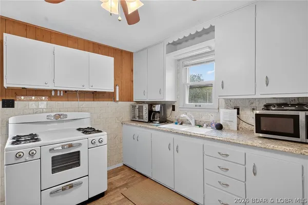 $194,900 | 28329 West Cove Drive, Lincoln, MO 65338