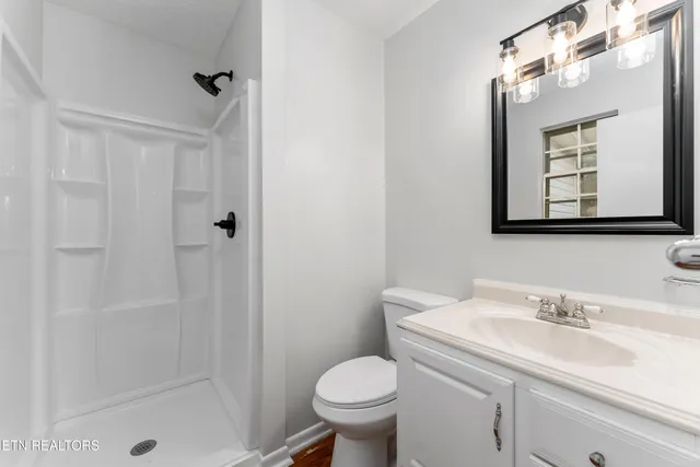 $317,500 | 7713 Wendy Lane, Powell, TN 37849