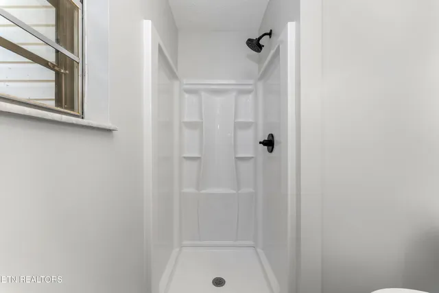 $317,500 | 7713 Wendy Lane, Powell, TN 37849