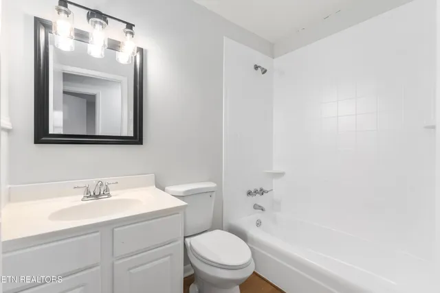 $317,500 | 7713 Wendy Lane, Powell, TN 37849