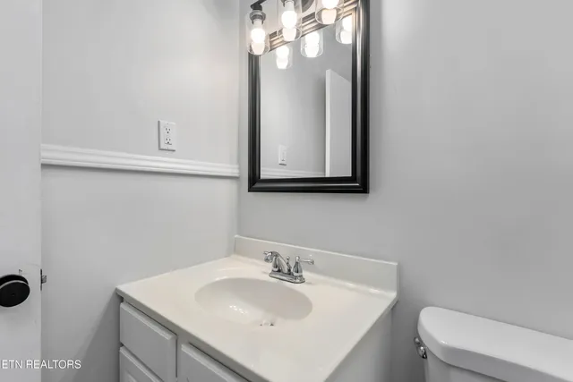 $317,500 | 7713 Wendy Lane, Powell, TN 37849