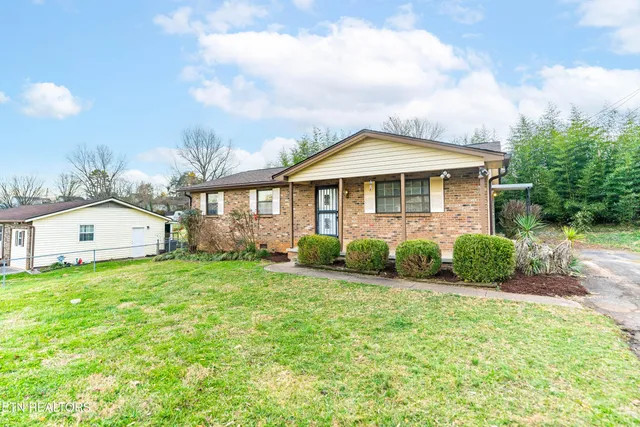 $317,500 | 7713 Wendy Lane, Powell, TN 37849