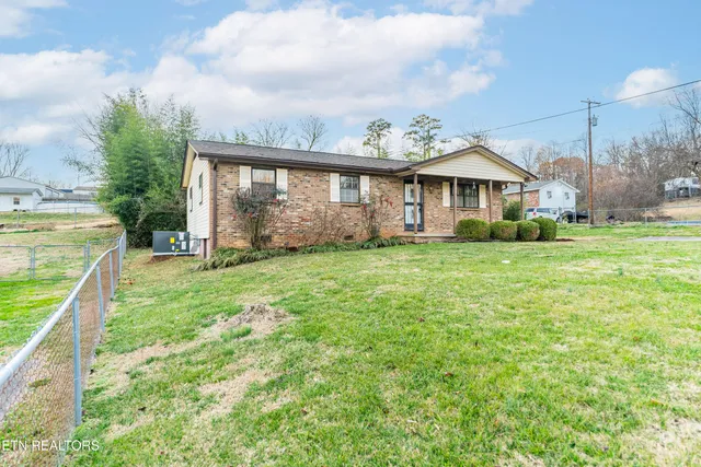 $317,500 | 7713 Wendy Lane, Powell, TN 37849