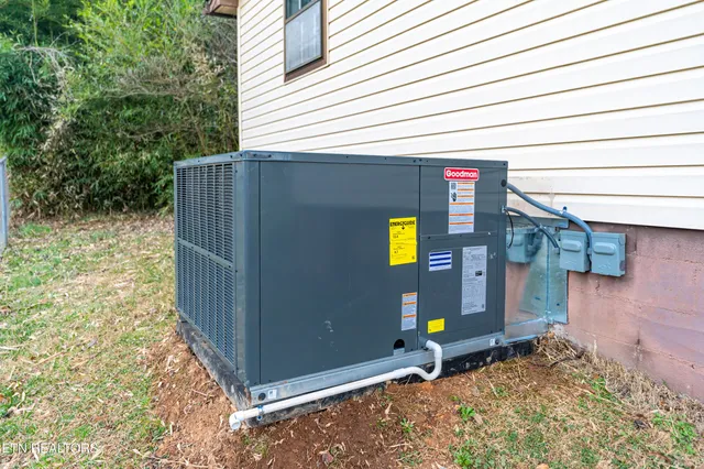 $317,500 | 7713 Wendy Lane, Powell, TN 37849