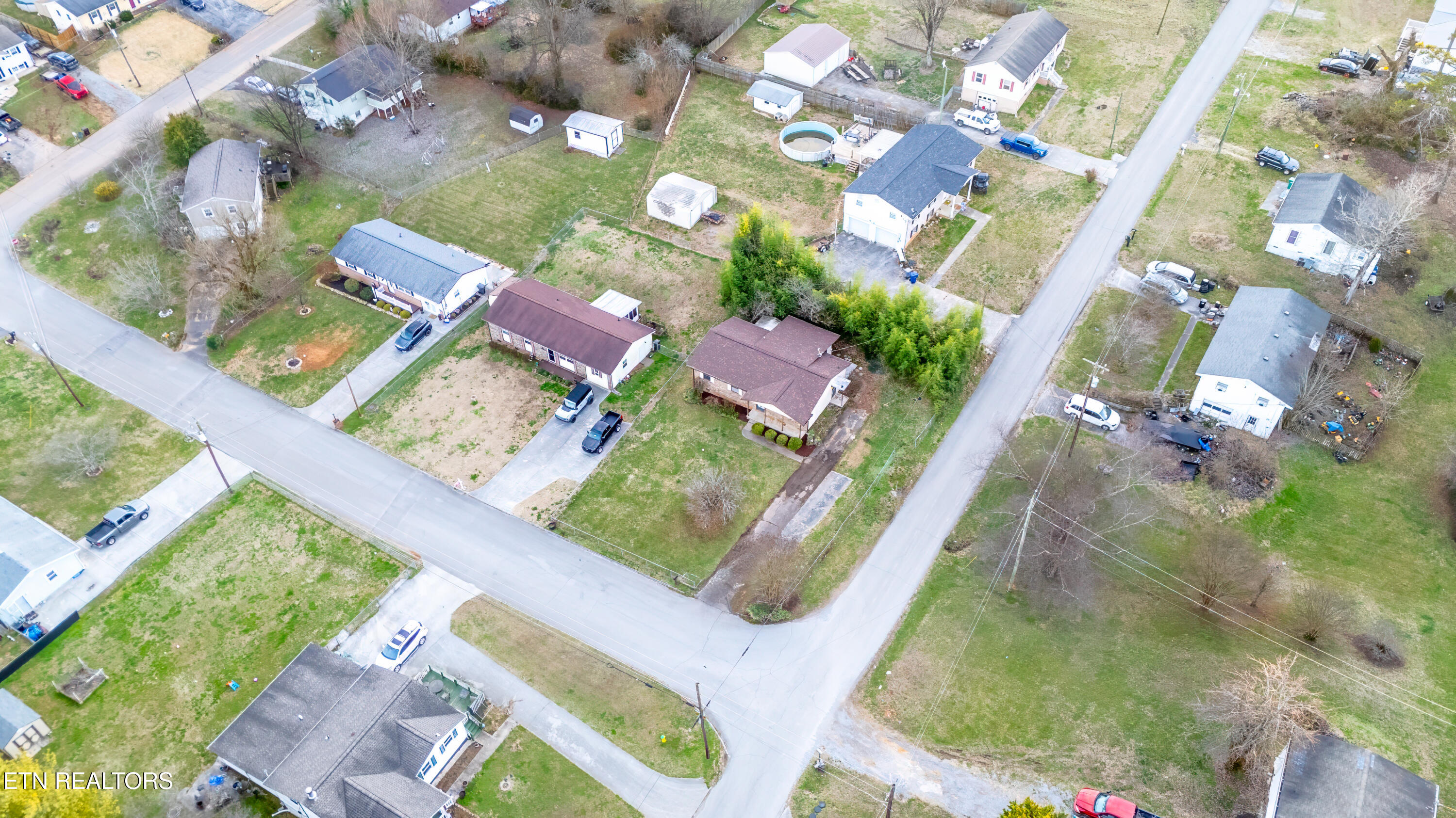 7713 Wendy Lane Powell, TN 37849 - Photo 5 of 33 DJI_20260113172147_0138_D-HDR-Edit-Edit