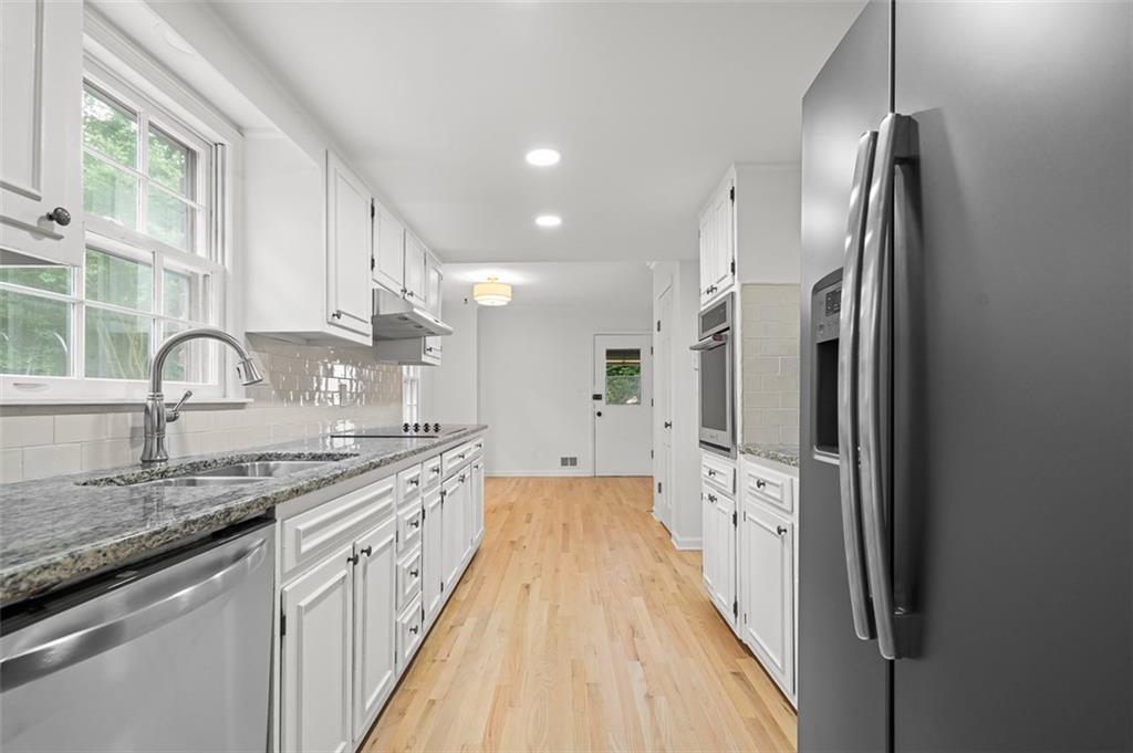 2340 Castleridge Court Tucker, GA 30084 - Photo 18 of 60