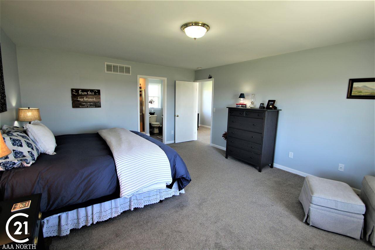 22651 McPhall Road Armada, MI 48005 - Photo 16 of 31 50040803-15.JPG