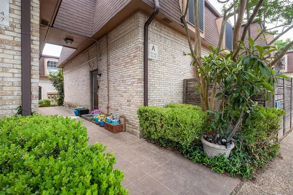 $1,245 | 7801 Shoal Creek Boulevard, Unit 201, Austin, TX 78757