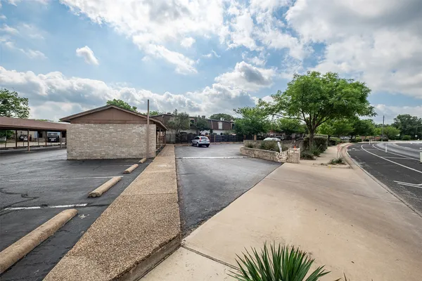 $1,245 | 7801 Shoal Creek Boulevard, Unit 201, Austin, TX 78757