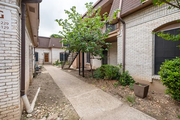 $1,245 | 7801 Shoal Creek Boulevard, Unit 201, Austin, TX 78757