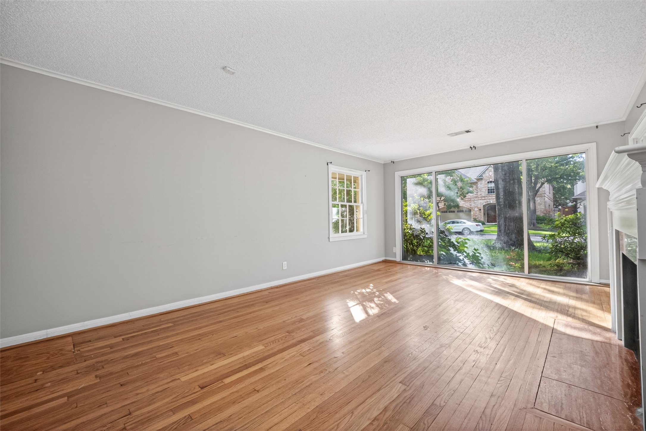 3731 Drake Street Houston, TX 77005 - Photo 8 of 36