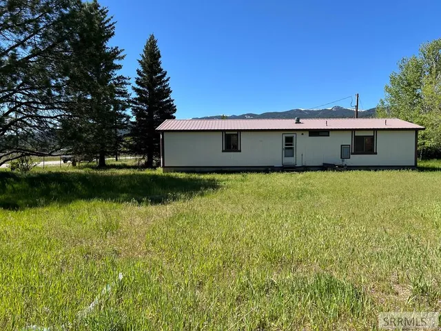 $375,000 | 433 Irwin N Road, Irwin, ID 83428