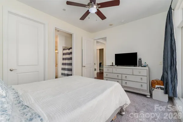 $399,000 | 230 South Tryon Street, Unit 1105, Charlotte, NC 28202