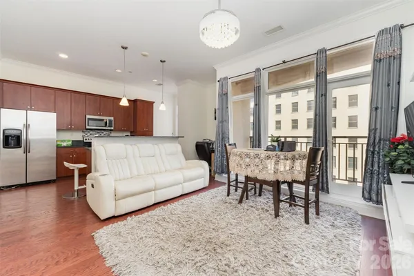 $399,000 | 230 South Tryon Street, Unit 1105, Charlotte, NC 28202