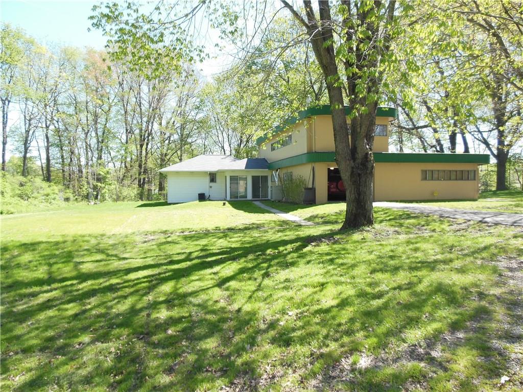209 Hoover Road New Castle, PA 16101 - Photo 2 of 17 Exterior back
