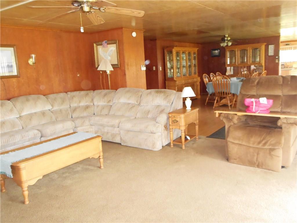 209 Hoover Road New Castle, PA 16101 - Photo 6 of 17 Living room