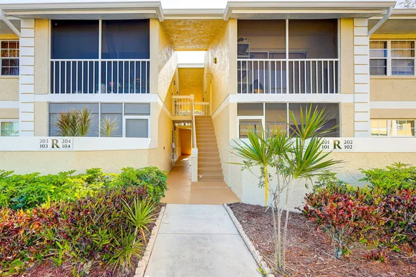 $2,000 | 1558 Southeast Royal Green Circle, Unit 101, Port St. Lucie, FL 34952