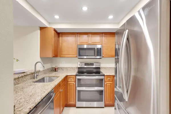 $1,800 | 1558 Southeast Royal Green Circle, Unit 101, Port St. Lucie, FL 34952