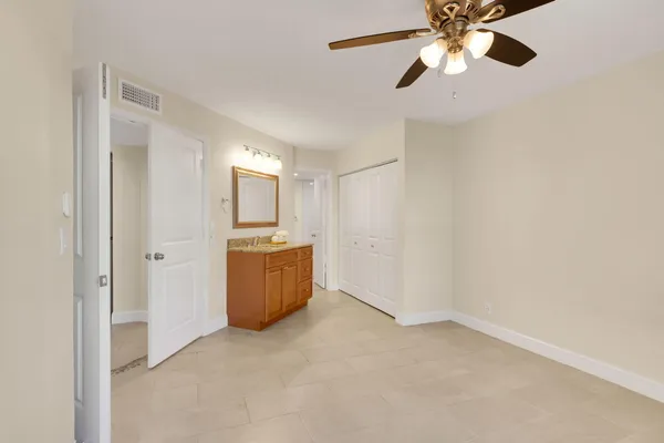$1,800 | 1558 Southeast Royal Green Circle, Unit 101, Port St. Lucie, FL 34952